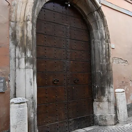 Palazzo Del Marchese Orsini * سولمونا