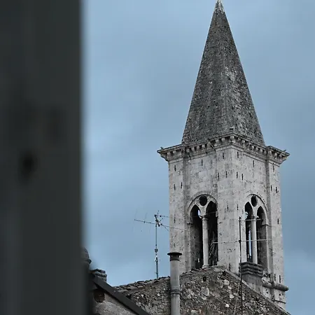 Palazzo Del Marchese Orsini شقة سولمونا